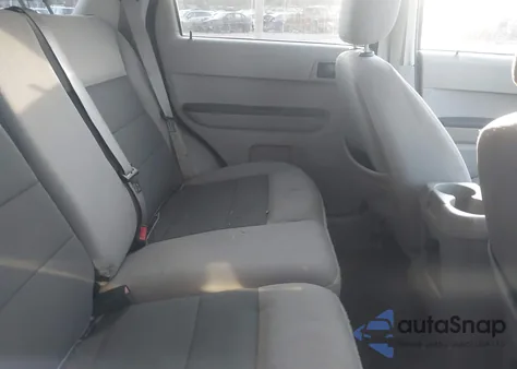 2008 Ford Escape Xlt z USA, uszkodzony, nr VIN 1FMCU031X8KB92996